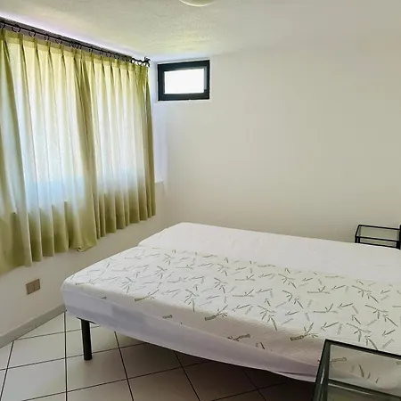 Il Quadrilocale Di Via Ginestre, Ferienhaus
